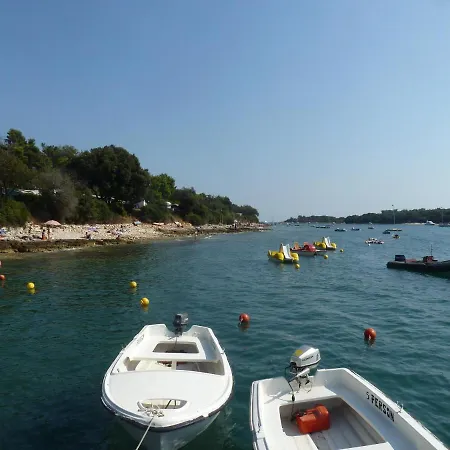 בית נופש Mobile Homes Pine And Sea - Camping Indije פולה
