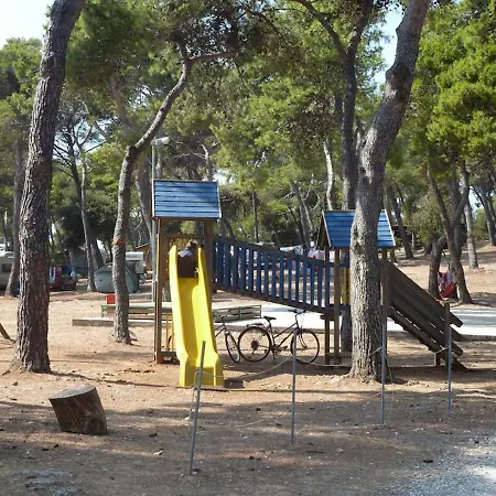 בית נופש Mobile Homes Pine And Sea - Camping Indije פולה