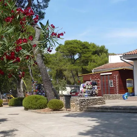 Mobile Homes Pine And Sea - Camping Indije