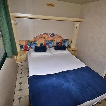 בית נופש Mobile Homes Pine And Sea - Camping Indije *