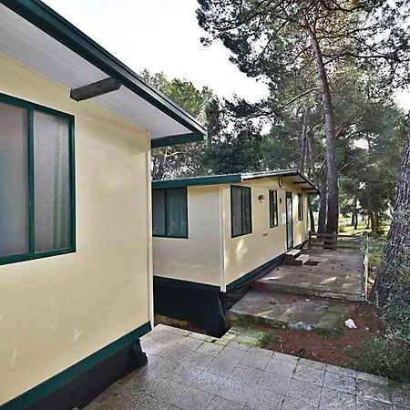 Mobile Homes Pine And Sea - Camping Indije * פולה