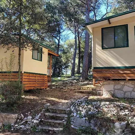 Mobile Homes Pine And Sea - Camping Indije בית נופש פולה